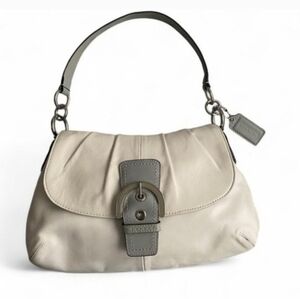 COACH SOHO Elegant Leather Cream Shoulder Bag Y2K .